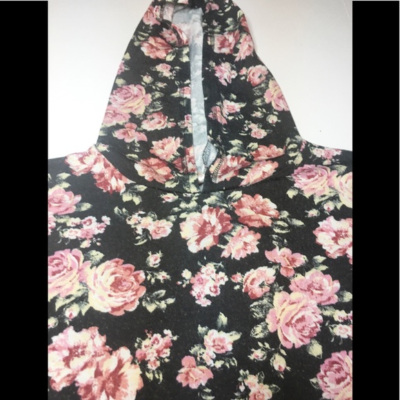 🔥FREE🔥No Boundaries sweater top with lace L - Picture 4 of 8